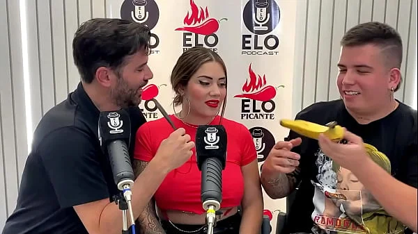 Entrevista con Elo Podcast termina en una mamada y mucho cum - Sara Blonde - Elo Picante