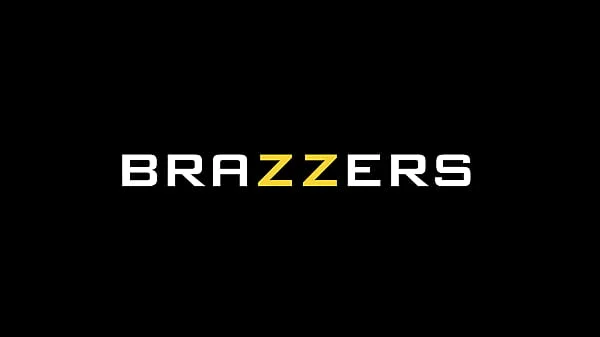 Train My Hole - Angel Youngs / Brazzers  / stream full from www.zzfull.com/andass