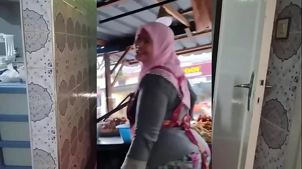 Thick Muslim Indonesian Milf