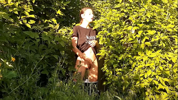 Risky public female masturbation in nature - Girls fly orgasm