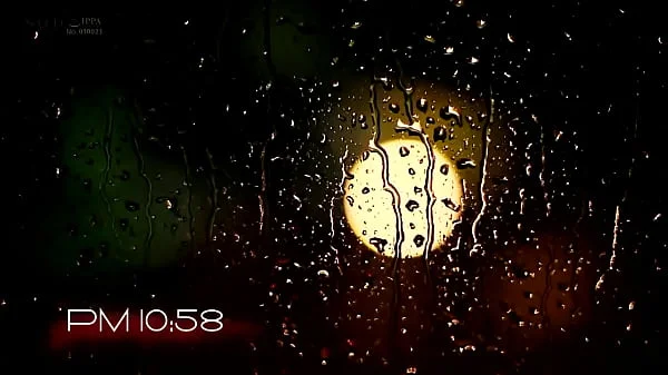【本庄鈴】下雨天淋濕制服，還被上司潛規則