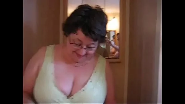 Mistress Sue Pees in Toilet