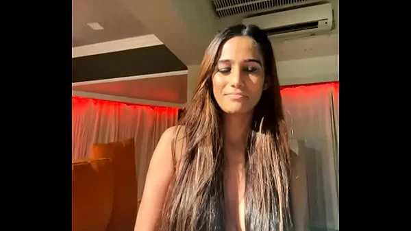 Poonam pandey 2