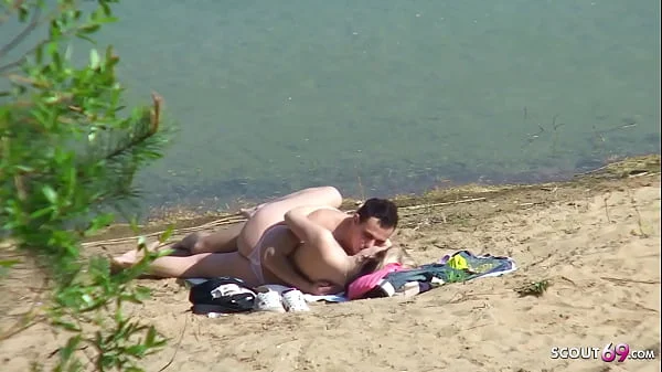 Echtes junges Paar heimlich beim Ficken am Strand gefilmt Deutsch