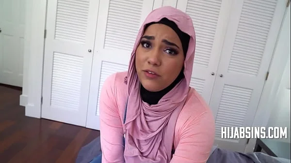 Chubby Girl In Hijab Offers Her Virginity On A Platter - POV